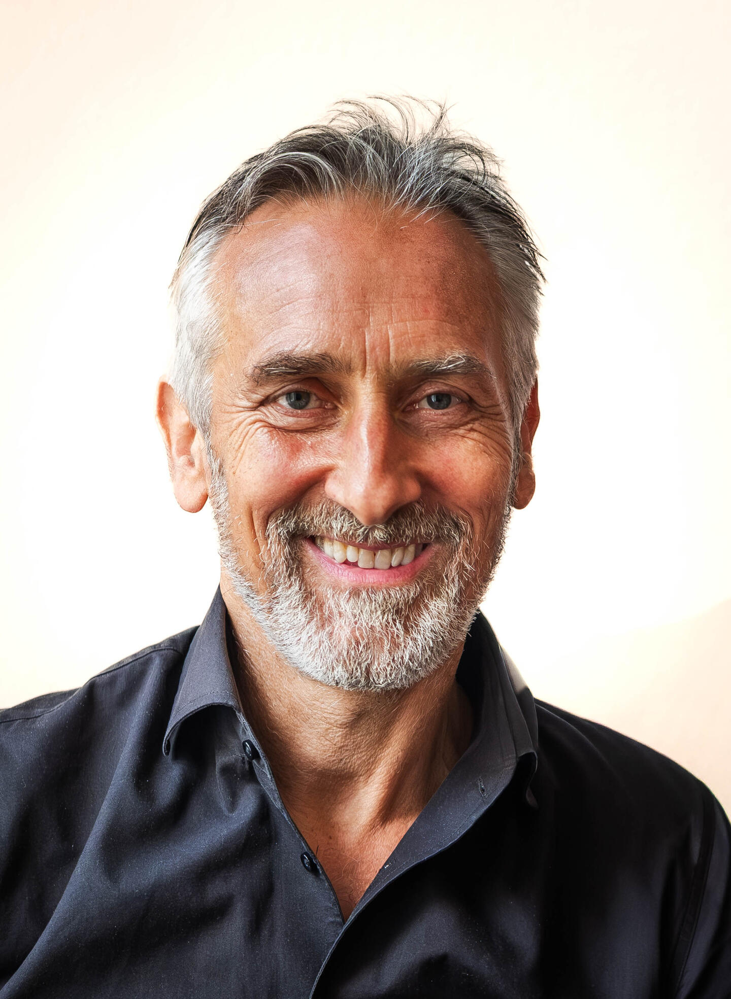 Portrait of the retreat co-lead and 5Rhythms® session facilitator at the 5Rhythms & Plant Medicine Retreat in Alentejo, Portugal.